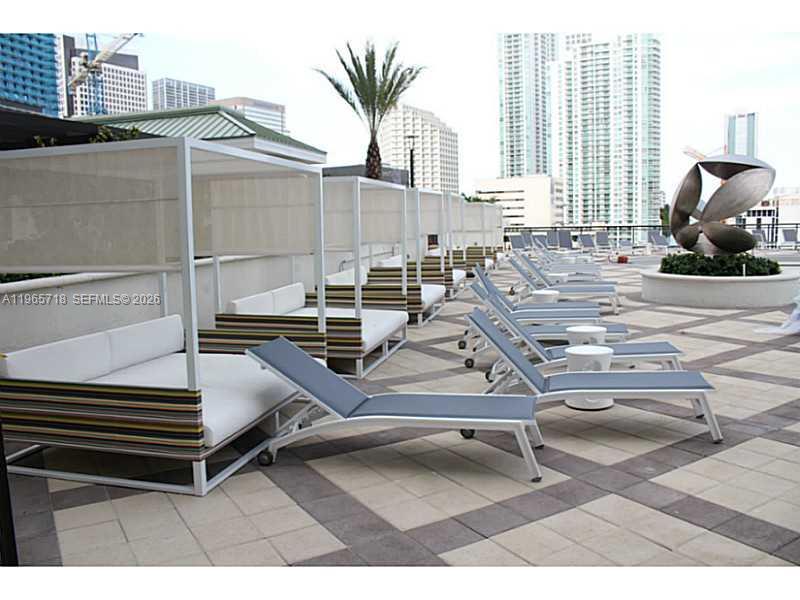 image Nine at Mary Brickell Village33