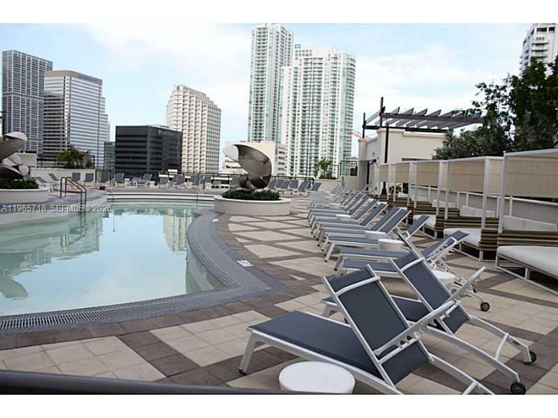 image Nine at Mary Brickell Village34