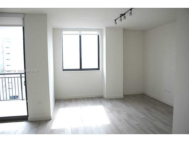 image Nine at Mary Brickell Village8