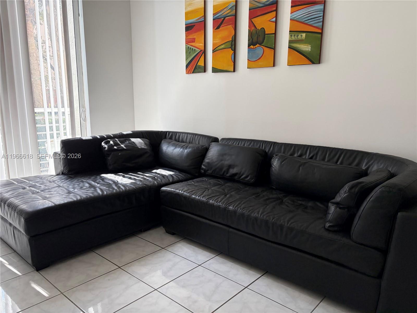 image The Venture at Aventura9