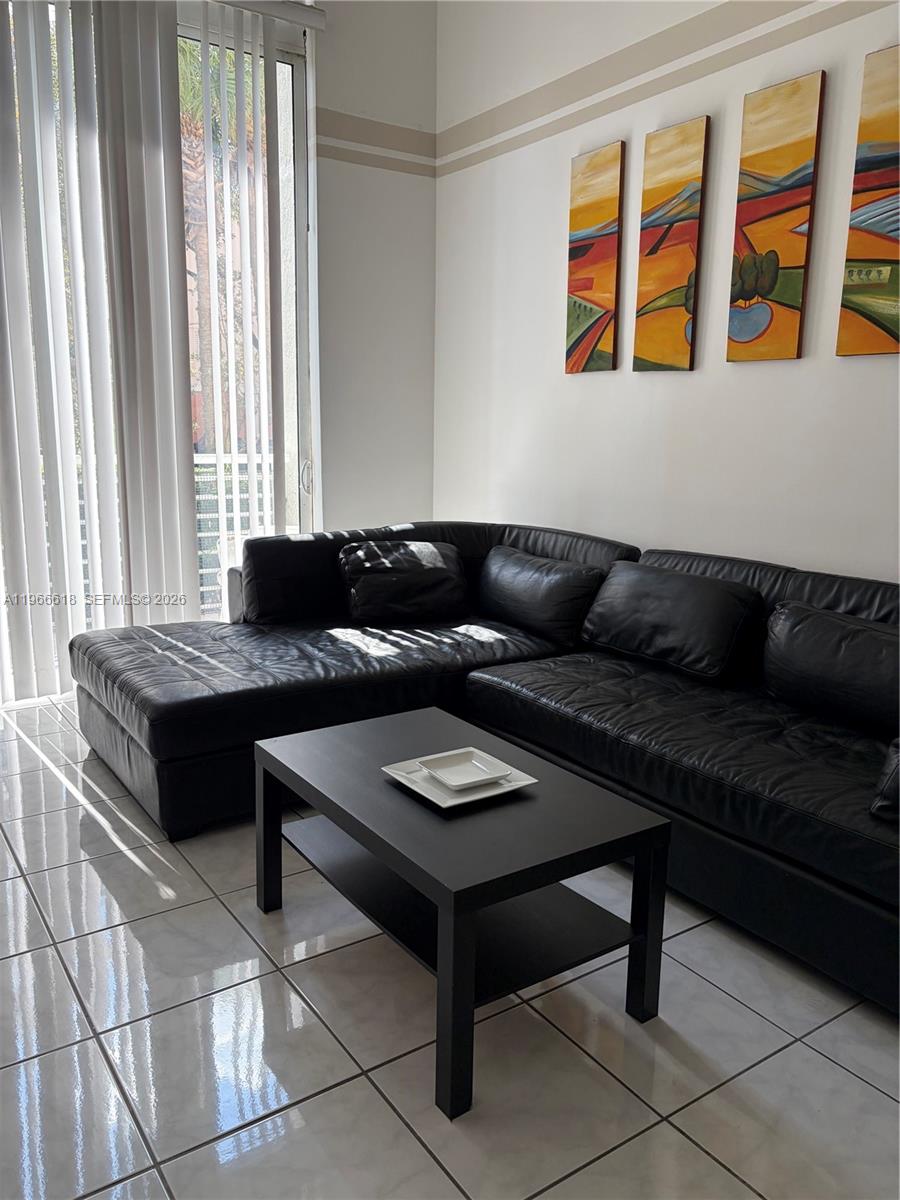 image The Venture at Aventura10