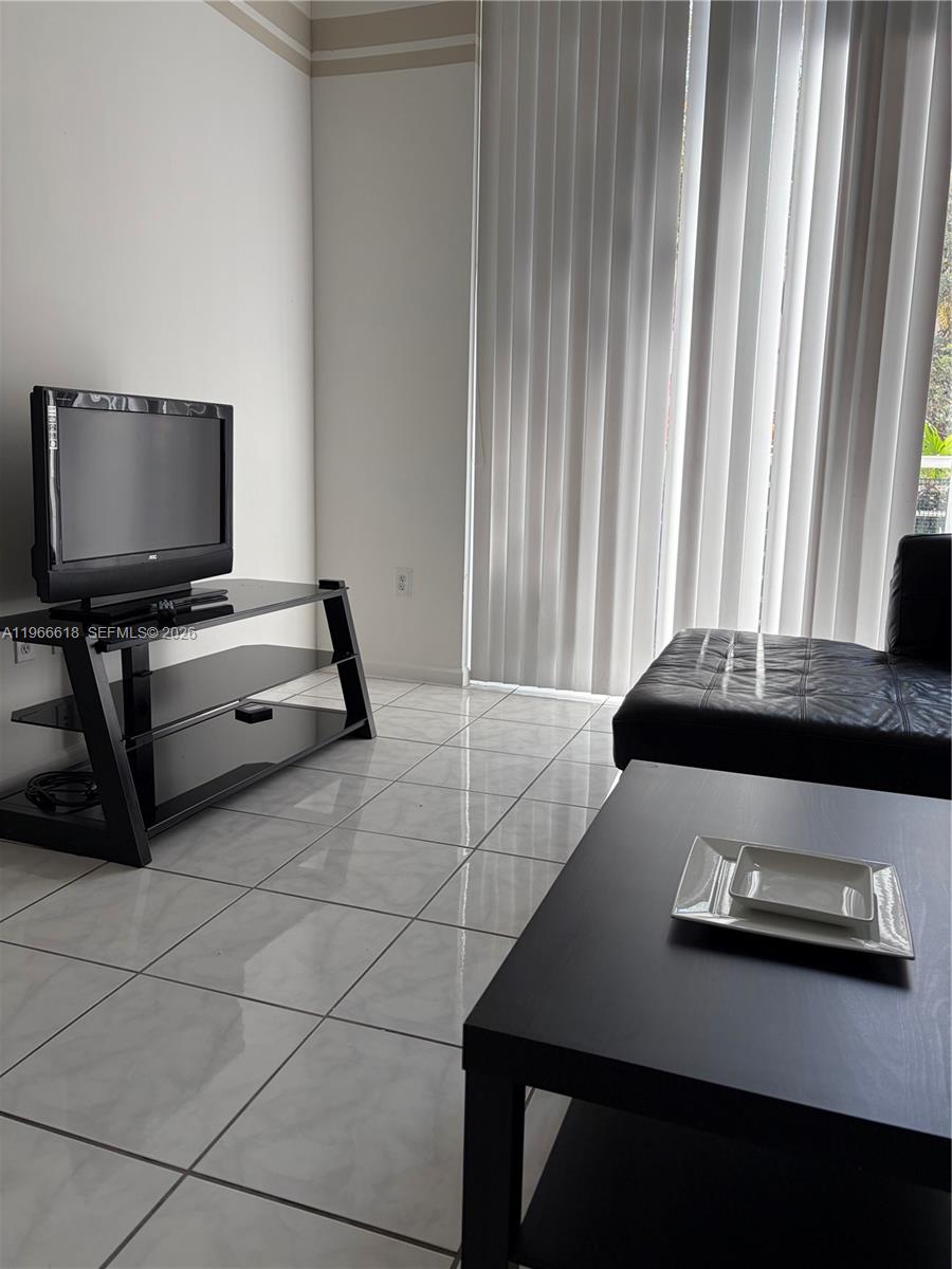 image The Venture at Aventura12