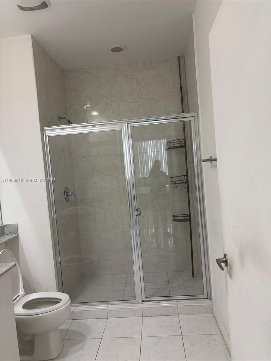 image The Venture at Aventura15