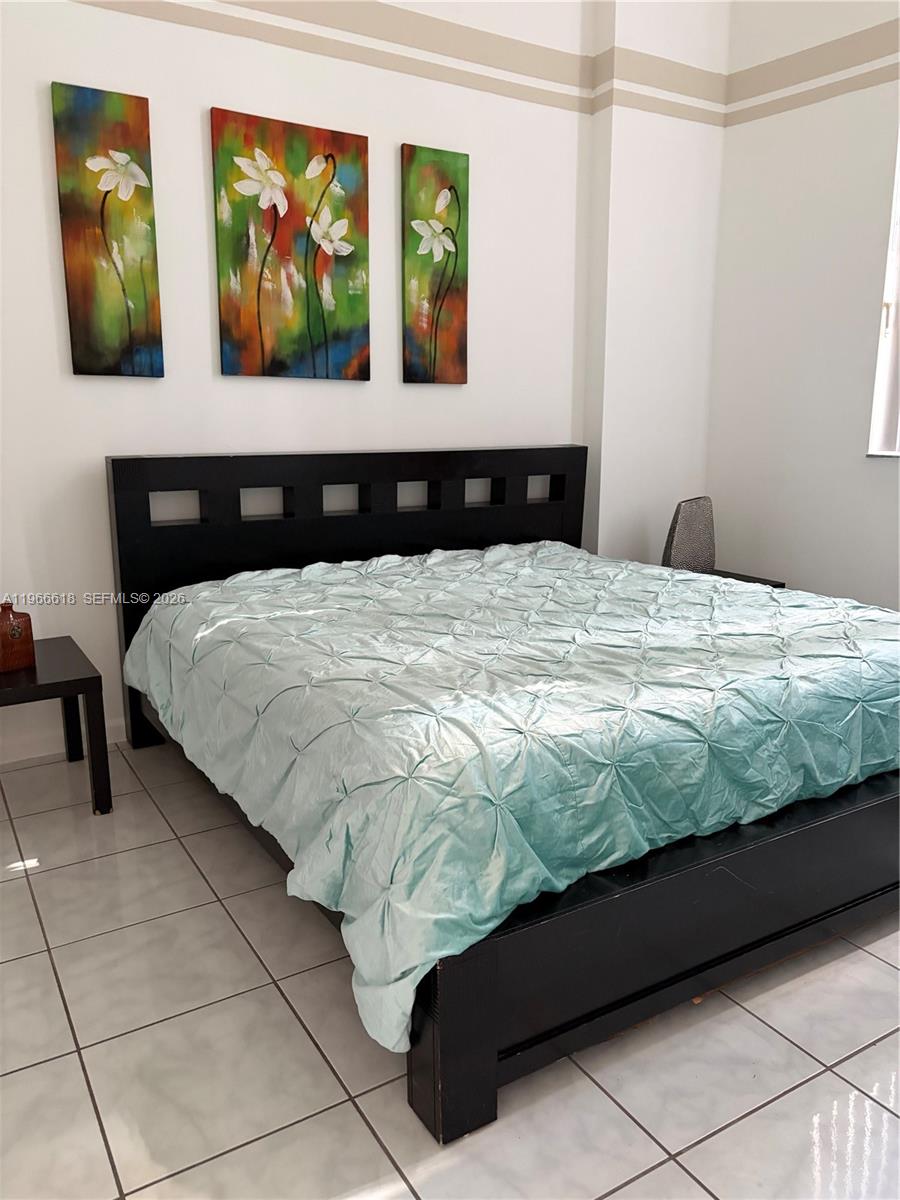 image The Venture at Aventura3