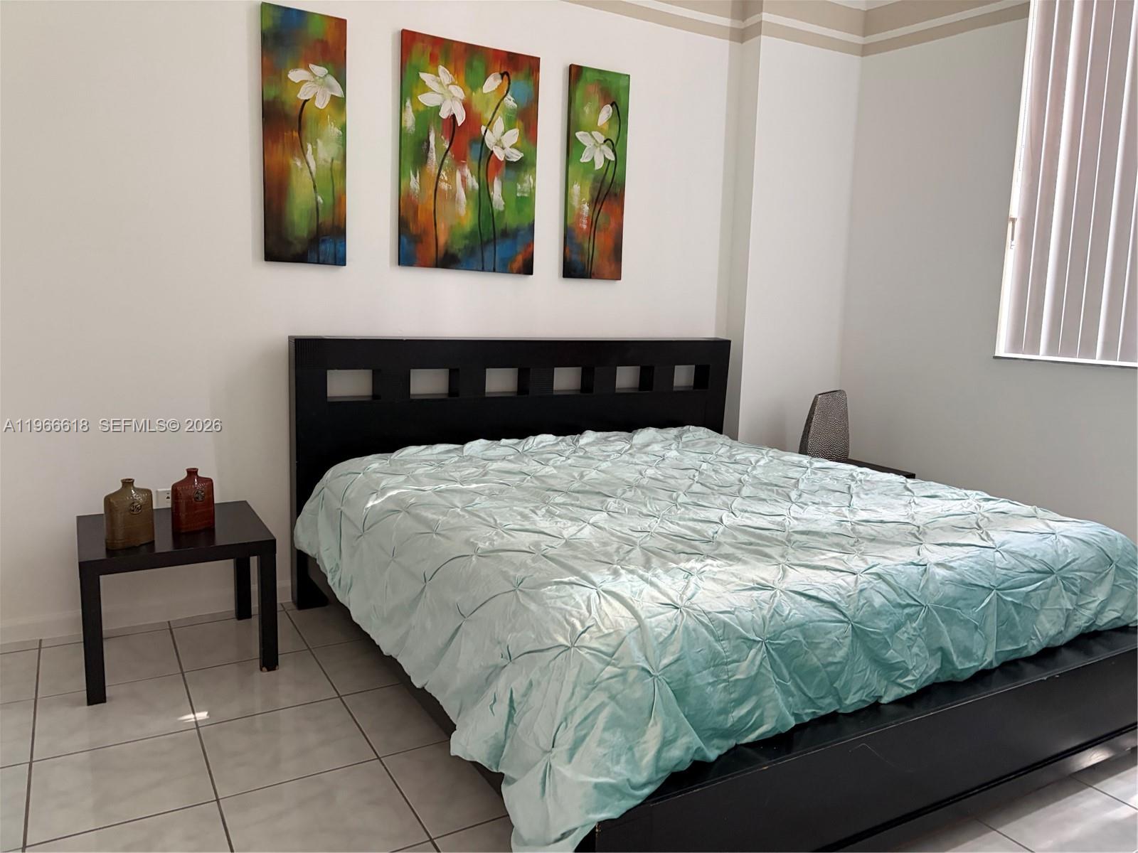 image The Venture at Aventura4