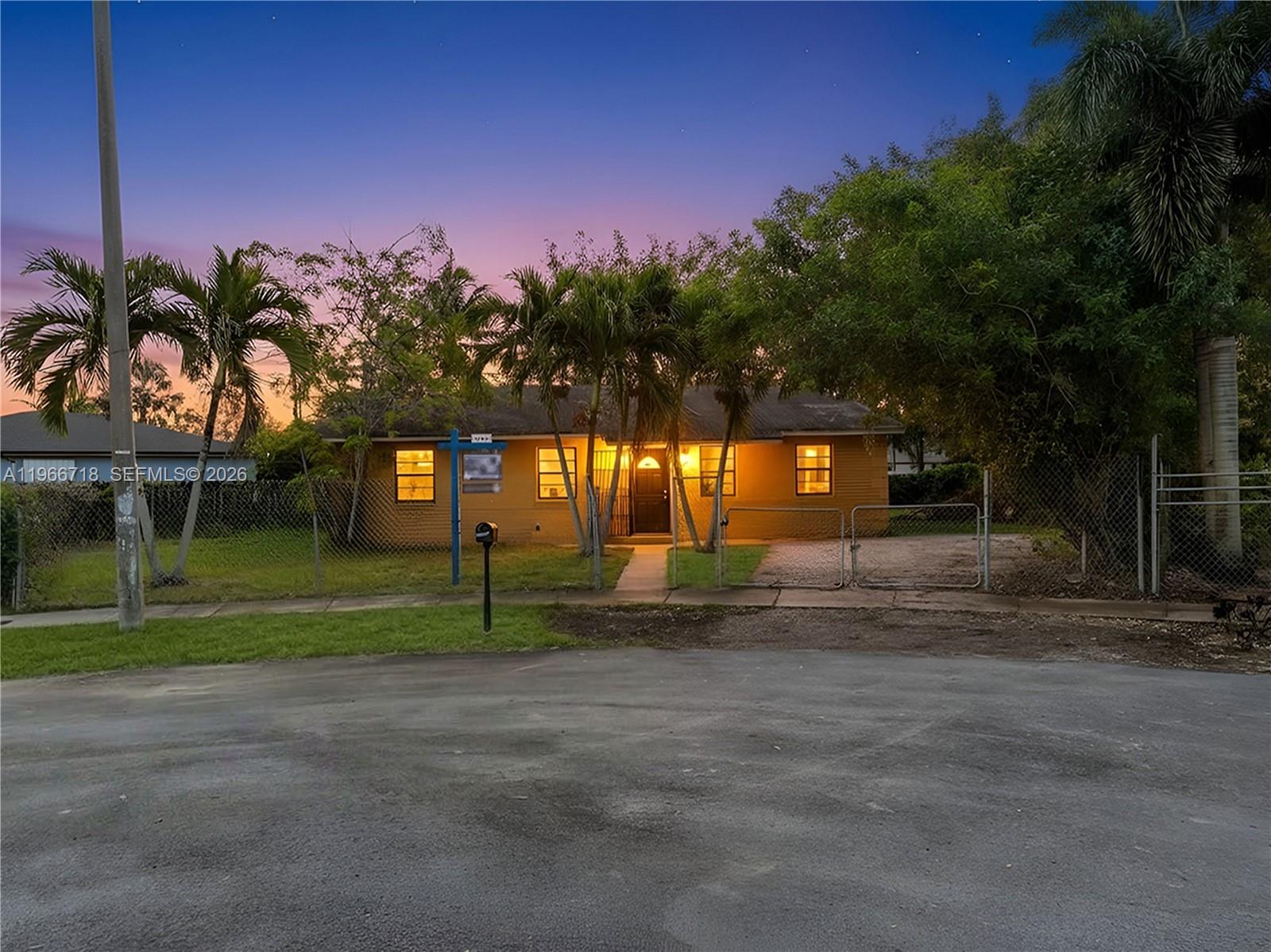 1664 SW 2nd Ct Homestead, FL 33030