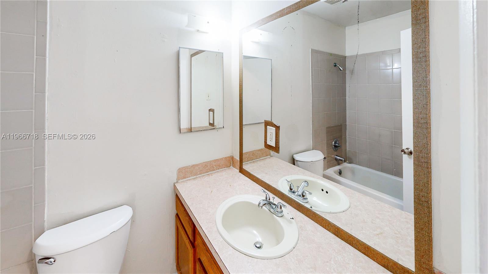 1664 SW 2nd Ct Homestead, FL 33030