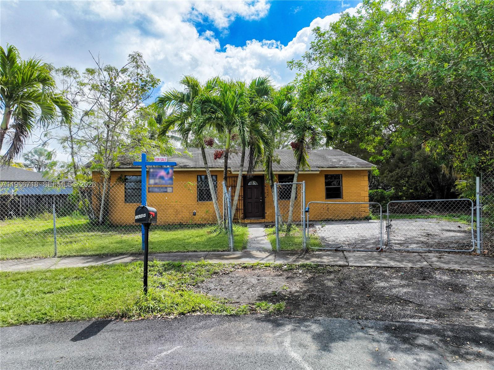1664 SW 2nd Ct Homestead, FL 33030