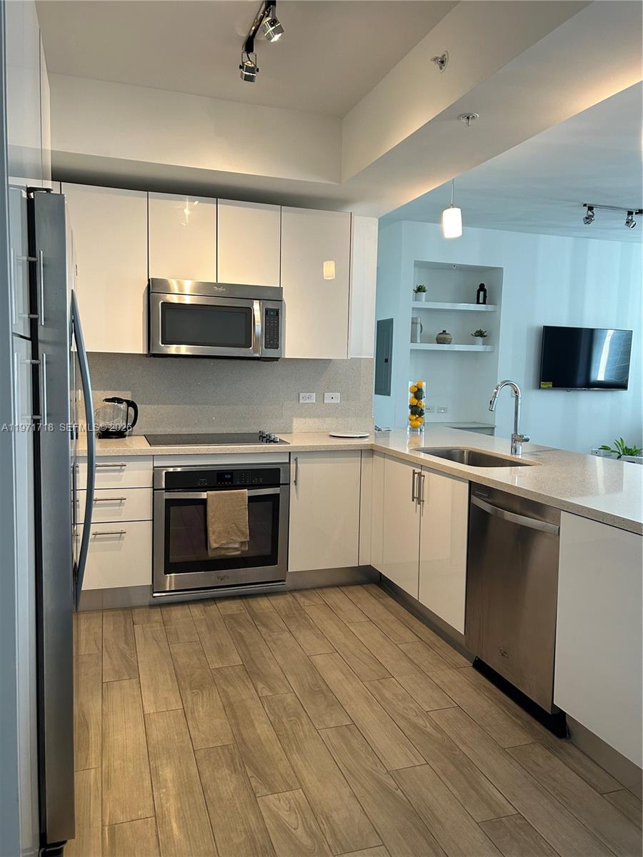 image Nine at Mary Brickell Village11