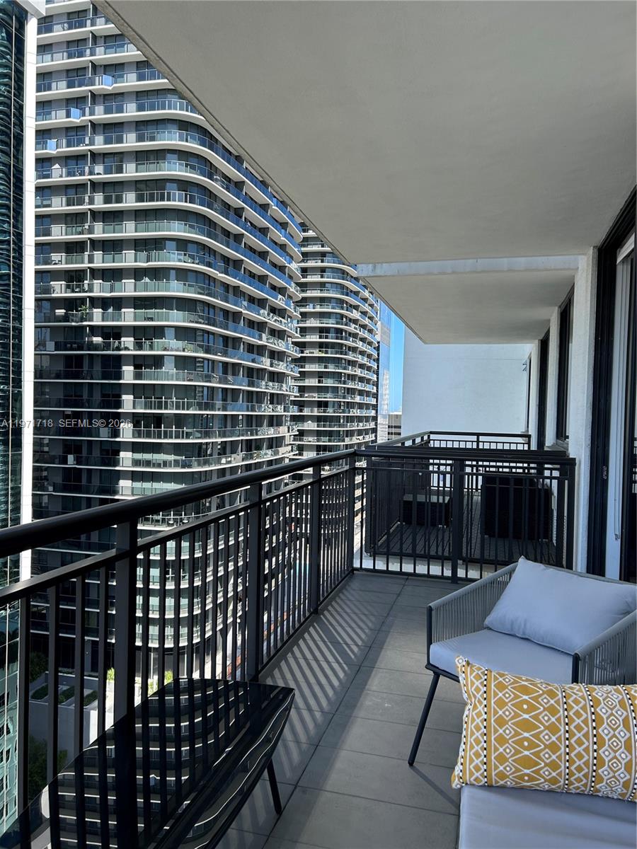 image Nine at Mary Brickell Village16