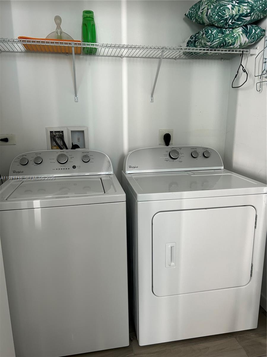 image Nine at Mary Brickell Village17