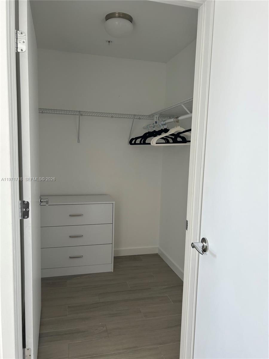 image Nine at Mary Brickell Village18