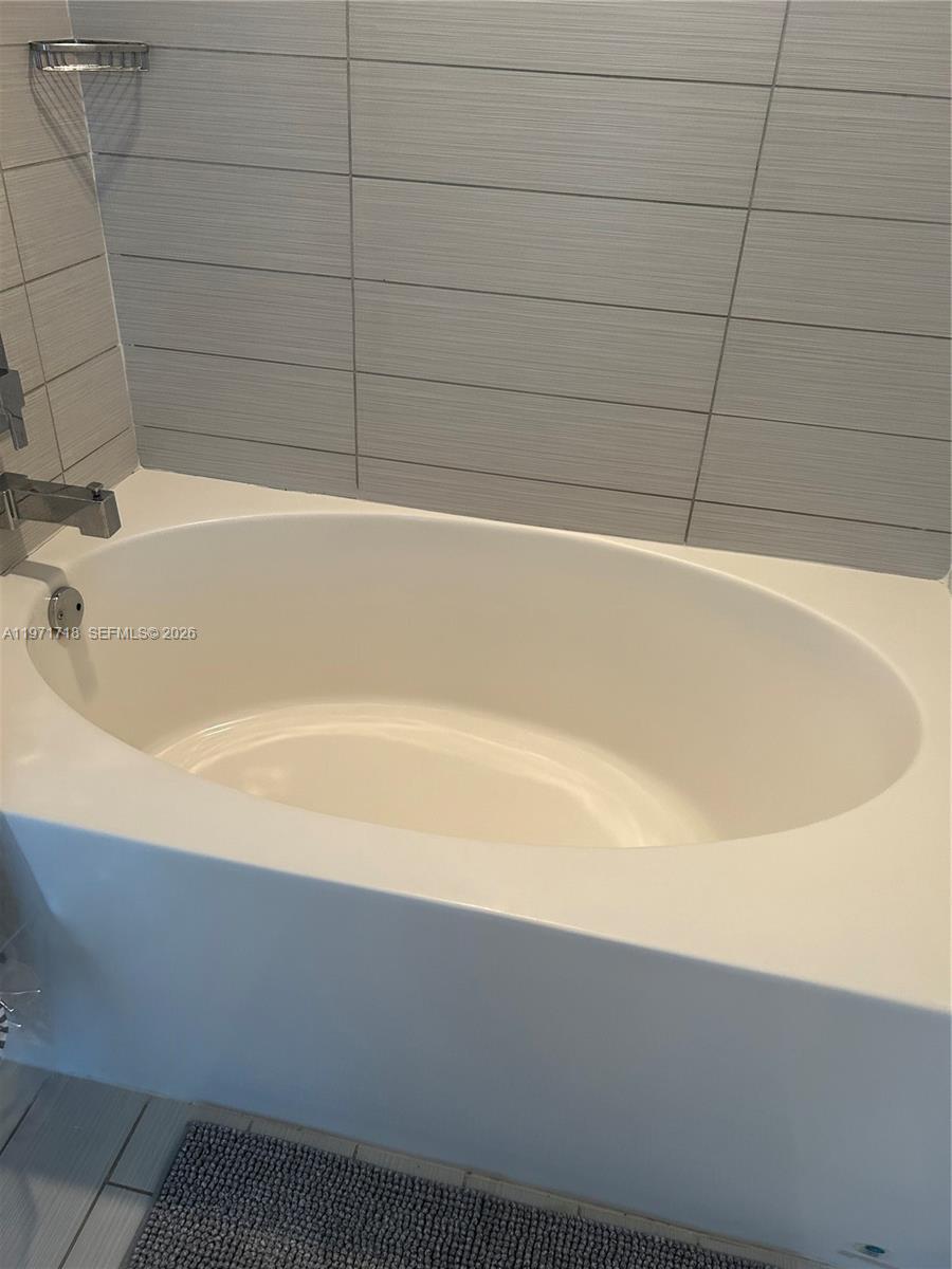 image Nine at Mary Brickell Village22