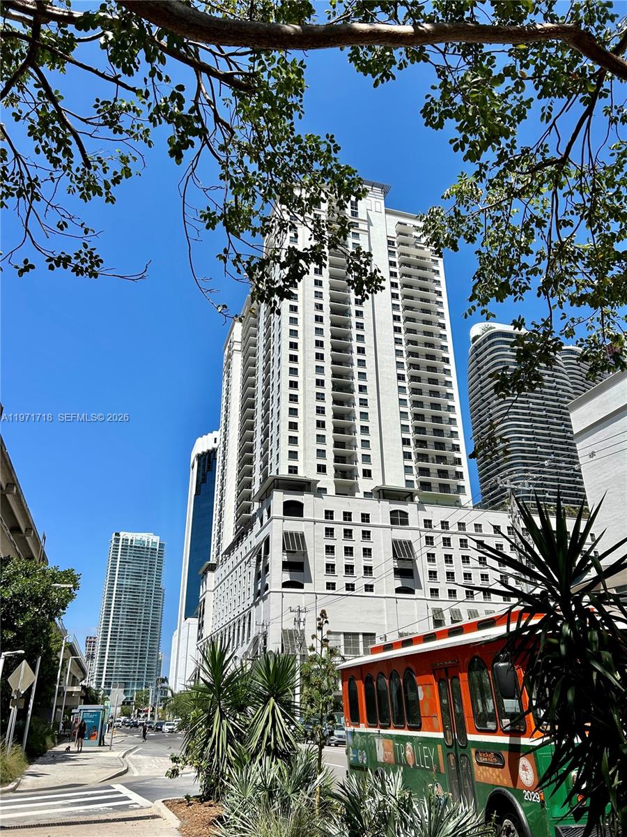 image Nine at Mary Brickell Village6