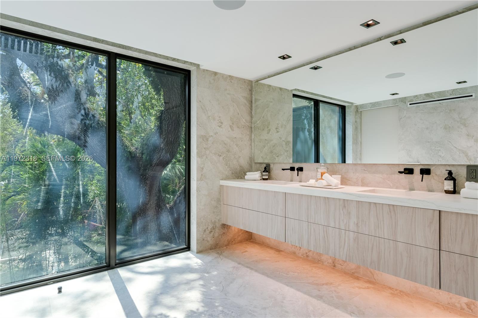 2800 Calusa St Miami, FL 33133