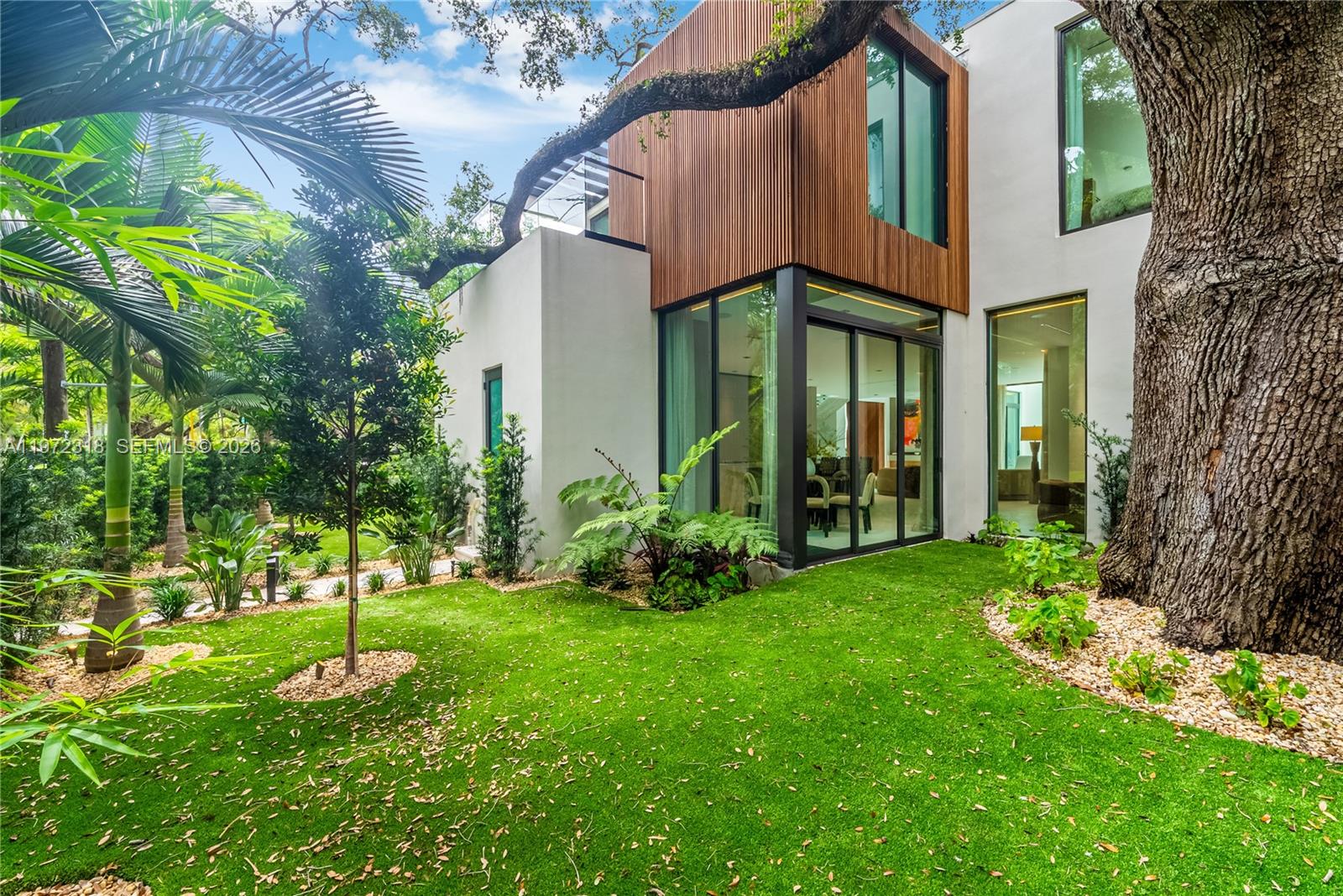 2800 Calusa St Miami, FL 33133