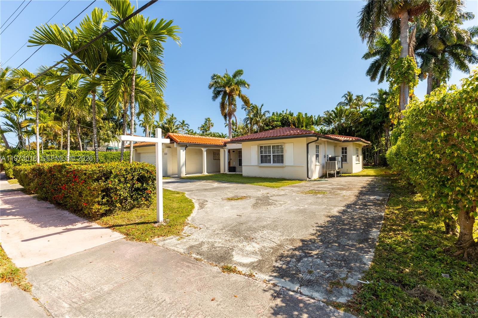 4555 Alton Rd Miami Beach, FL 33140