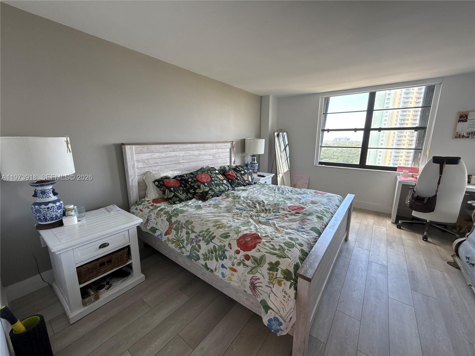 2333 Brickell Ave #1616 Miami, FL 33129