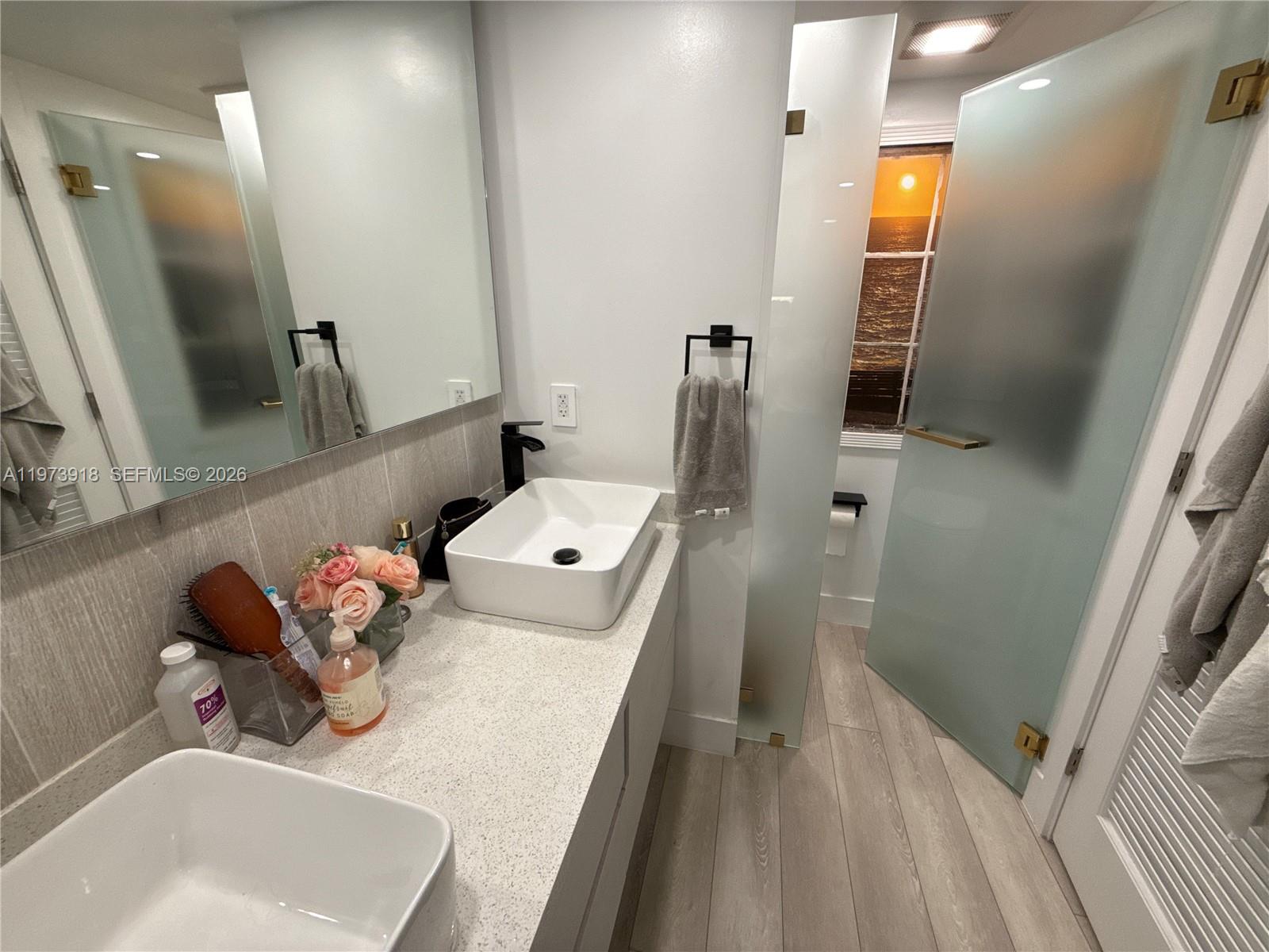 2333 Brickell Ave #1616 Miami, FL 33129