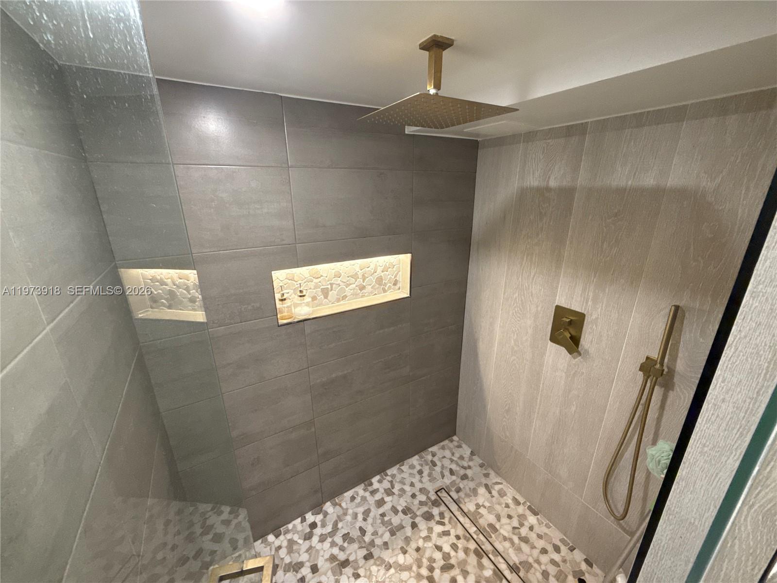 2333 Brickell Ave #1616 Miami, FL 33129