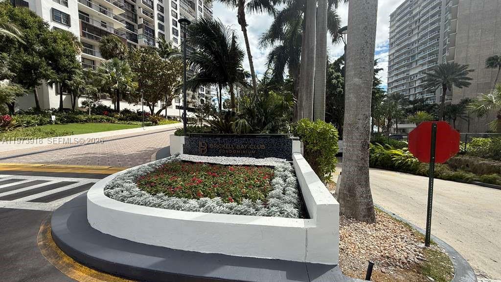 2333 Brickell Ave #1616 Miami, FL 33129