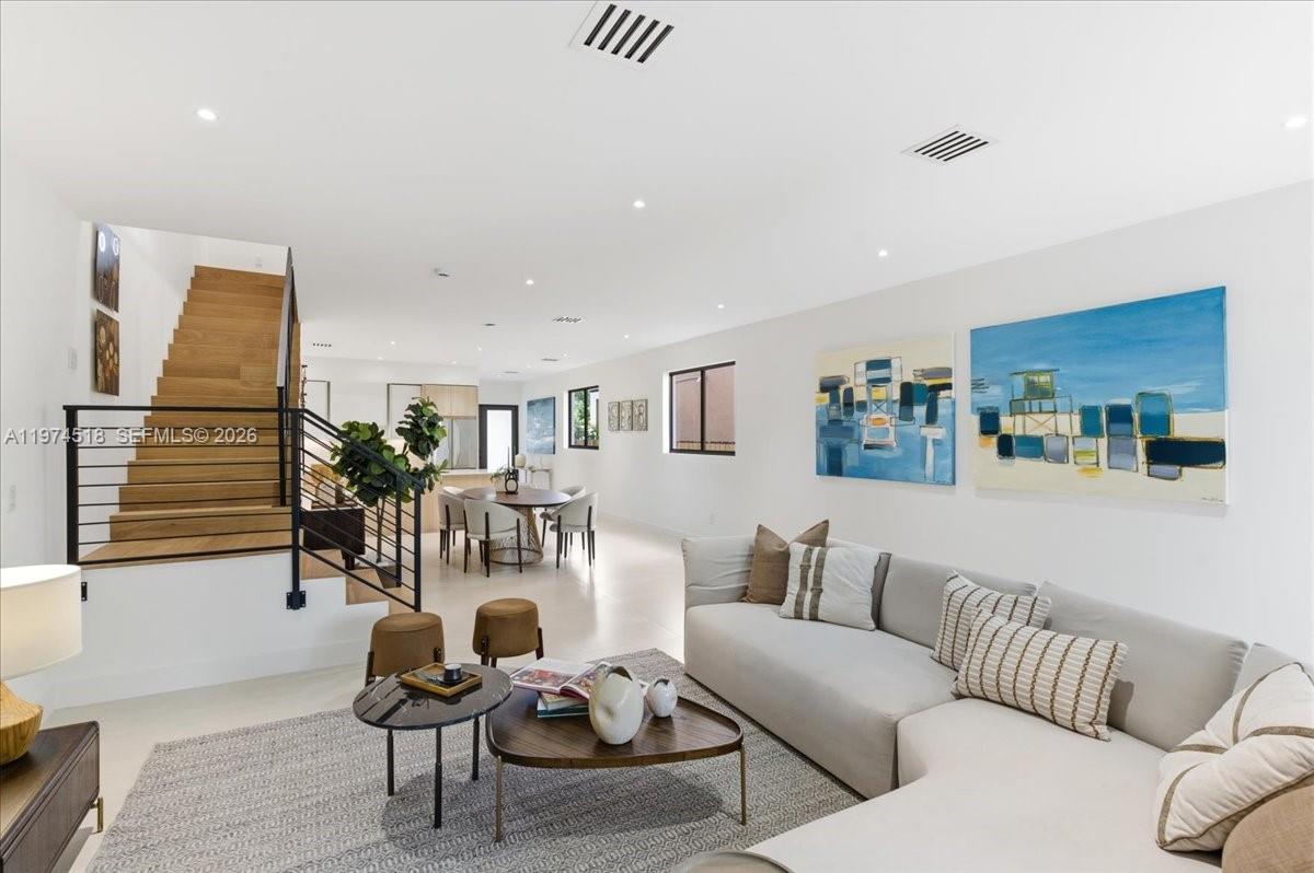 2925 SW 36th Ave Miami, FL 33133