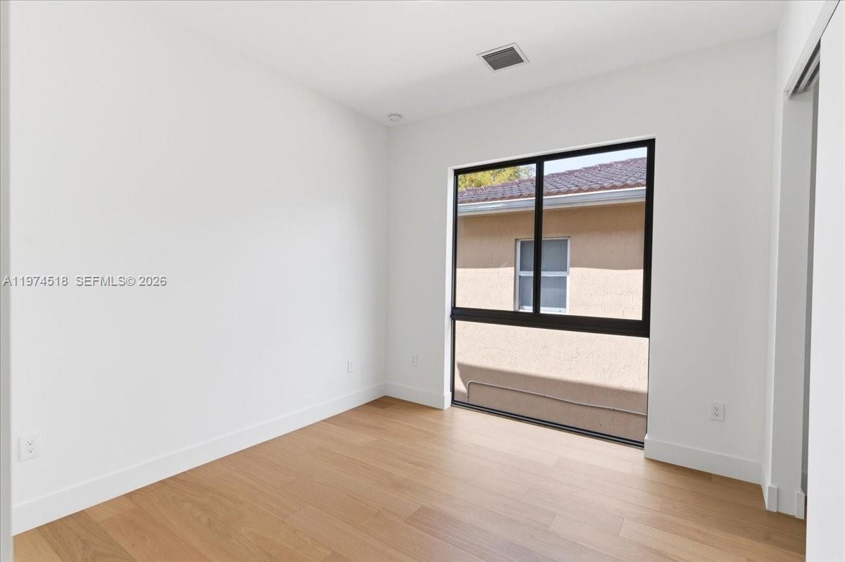 2925 SW 36th Ave Miami, FL 33133