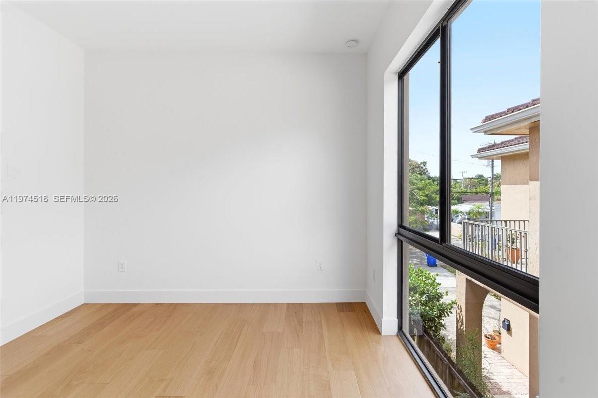 2925 SW 36th Ave Miami, FL 33133