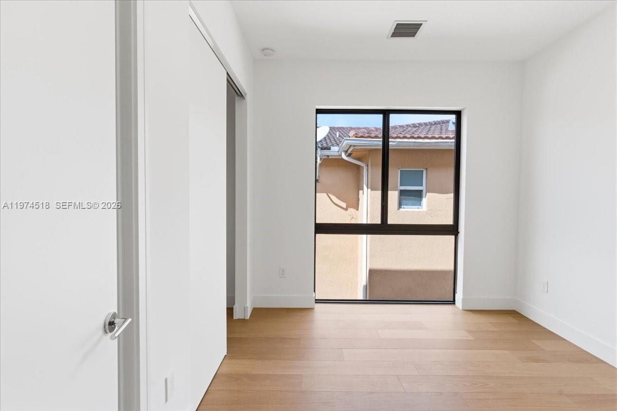 2925 SW 36th Ave Miami, FL 33133