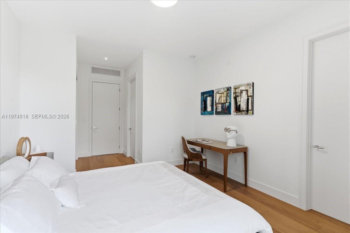 2925 SW 36th Ave Miami, FL 33133