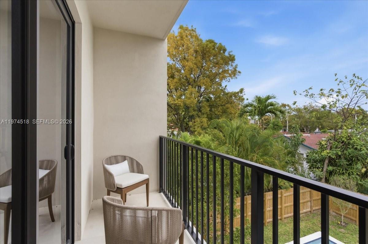 2925 SW 36th Ave Miami, FL 33133