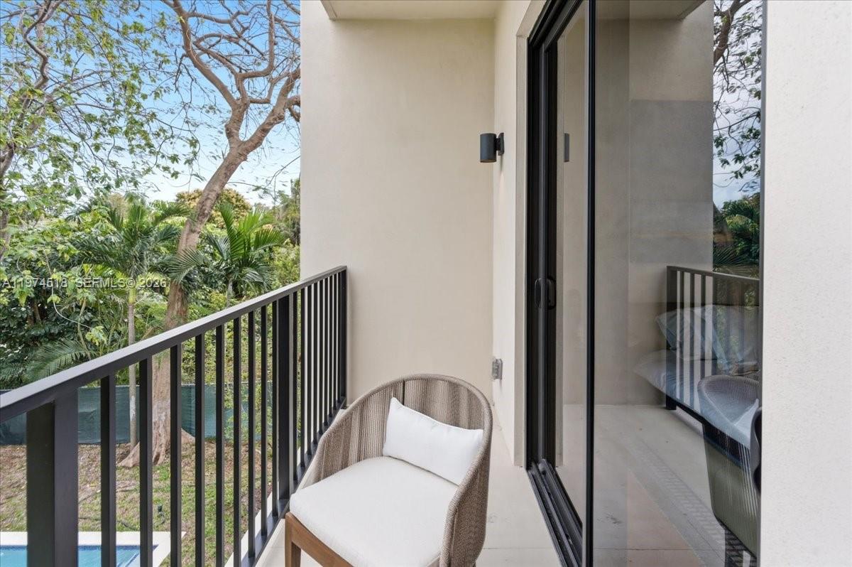 2925 SW 36th Ave Miami, FL 33133