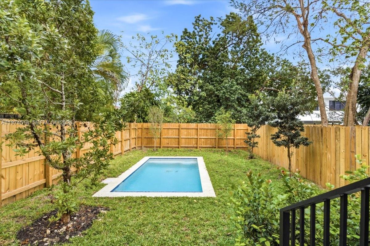 2925 SW 36th Ave Miami, FL 33133