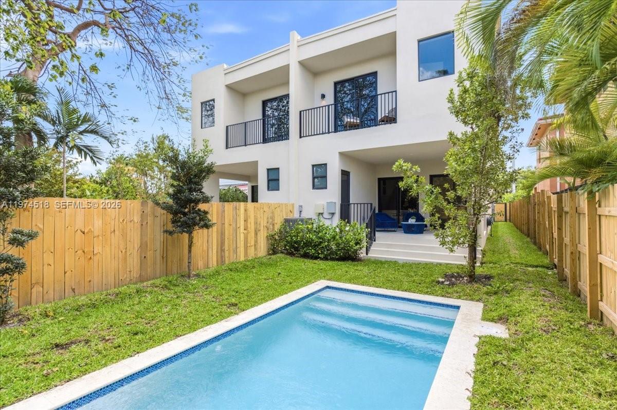 2925 SW 36th Ave Miami, FL 33133