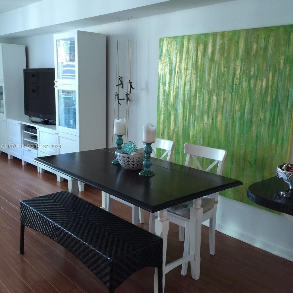 31 SE 5th St #2206 Miami, FL 33131