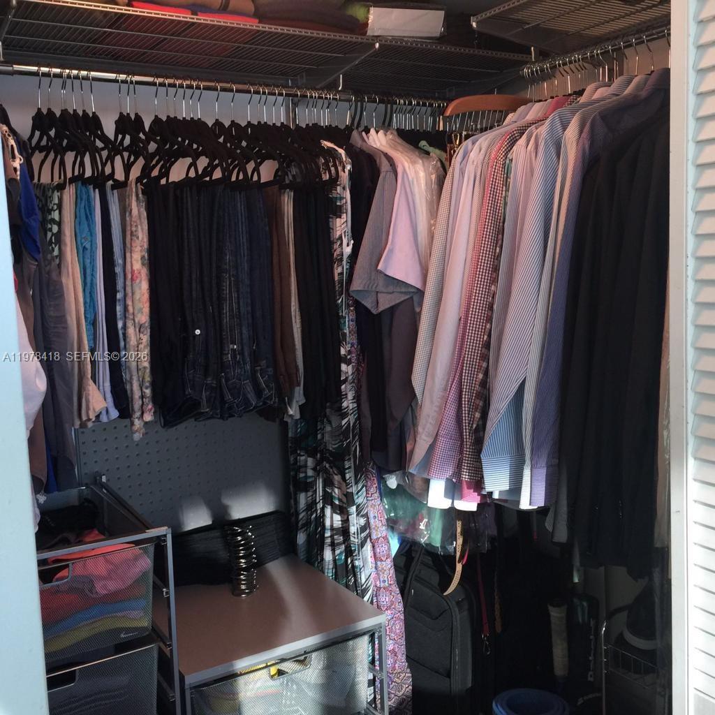 31 SE 5th St #2206 Miami, FL 33131