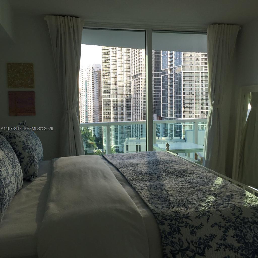 31 SE 5th St #2206 Miami, FL 33131