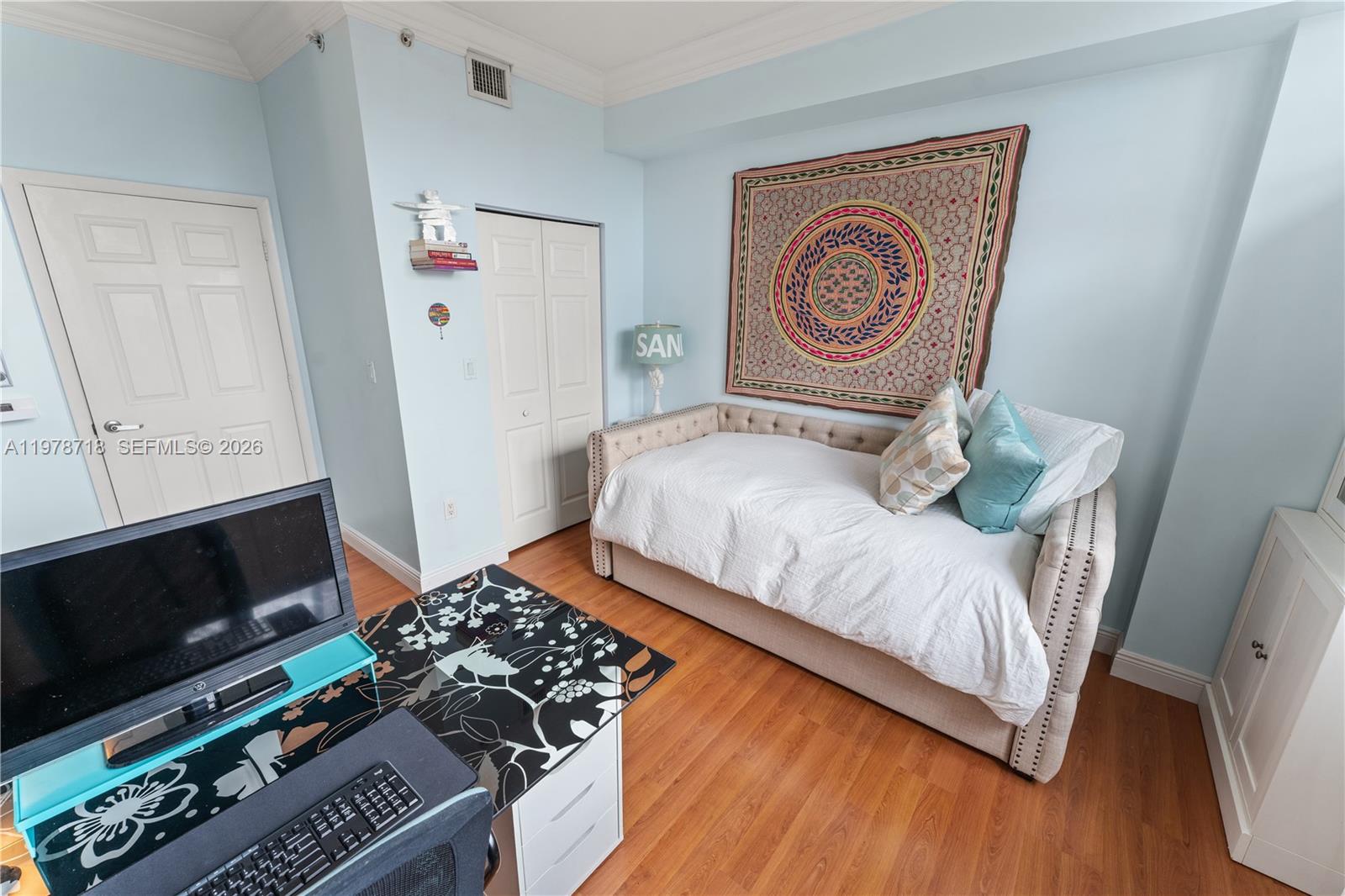 3232 SW 22nd Ter #708 Miami, FL 33145