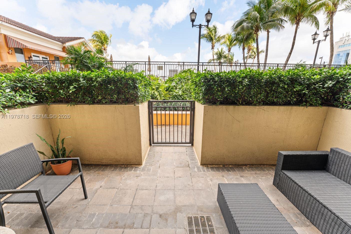 3232 SW 22nd Ter #708 Miami, FL 33145