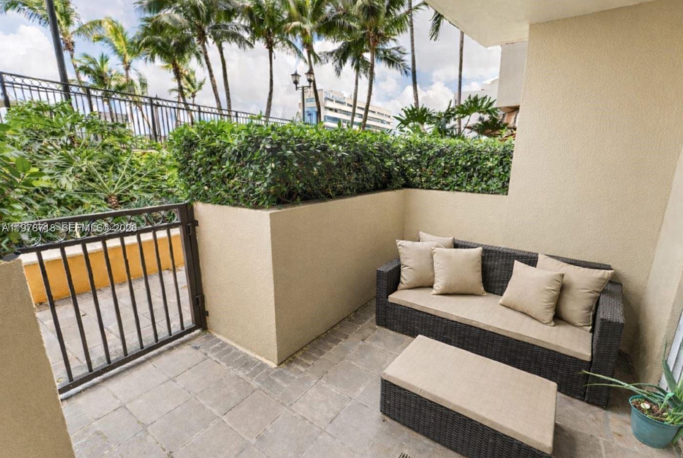 3232 SW 22nd Ter #708 Miami, FL 33145