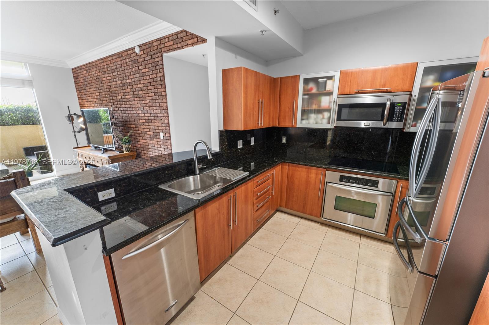 3232 SW 22nd Ter #708 Miami, FL 33145