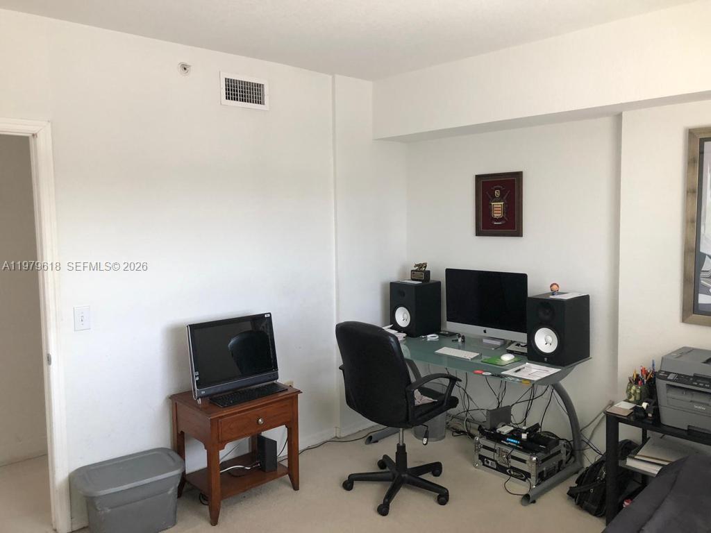 36 NW 6th Ave #801 Miami, FL 33128