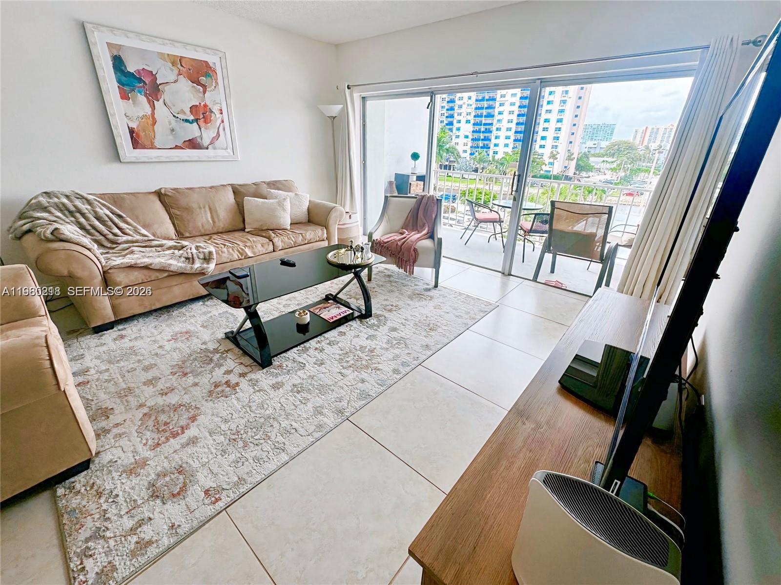 500 Bayview Dr #325 Sunny Isles Beach, FL 33160