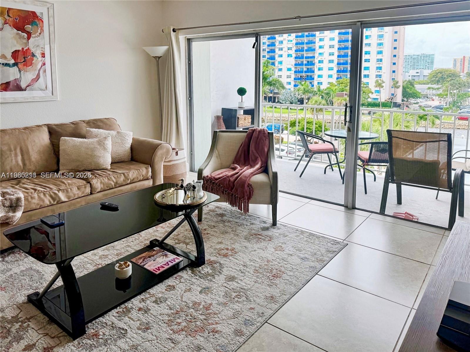 500 Bayview Dr #325 Sunny Isles Beach, FL 33160