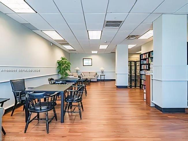 500 Bayview Dr #325 Sunny Isles Beach, FL 33160