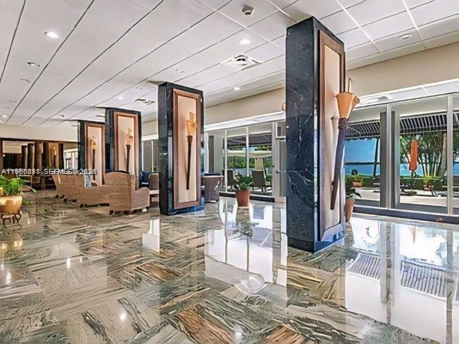 500 Bayview Dr #325 Sunny Isles Beach, FL 33160