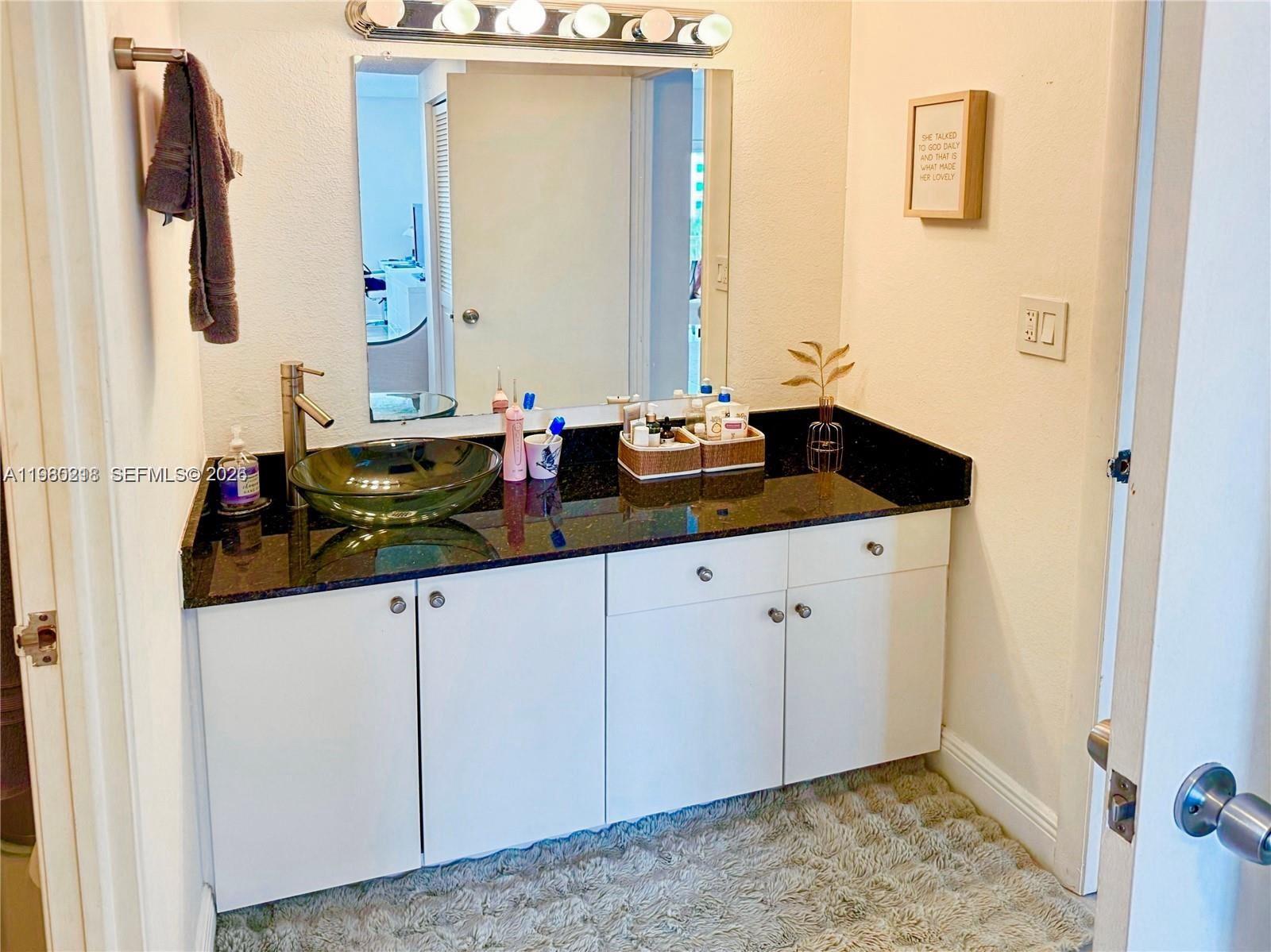 500 Bayview Dr #325 Sunny Isles Beach, FL 33160