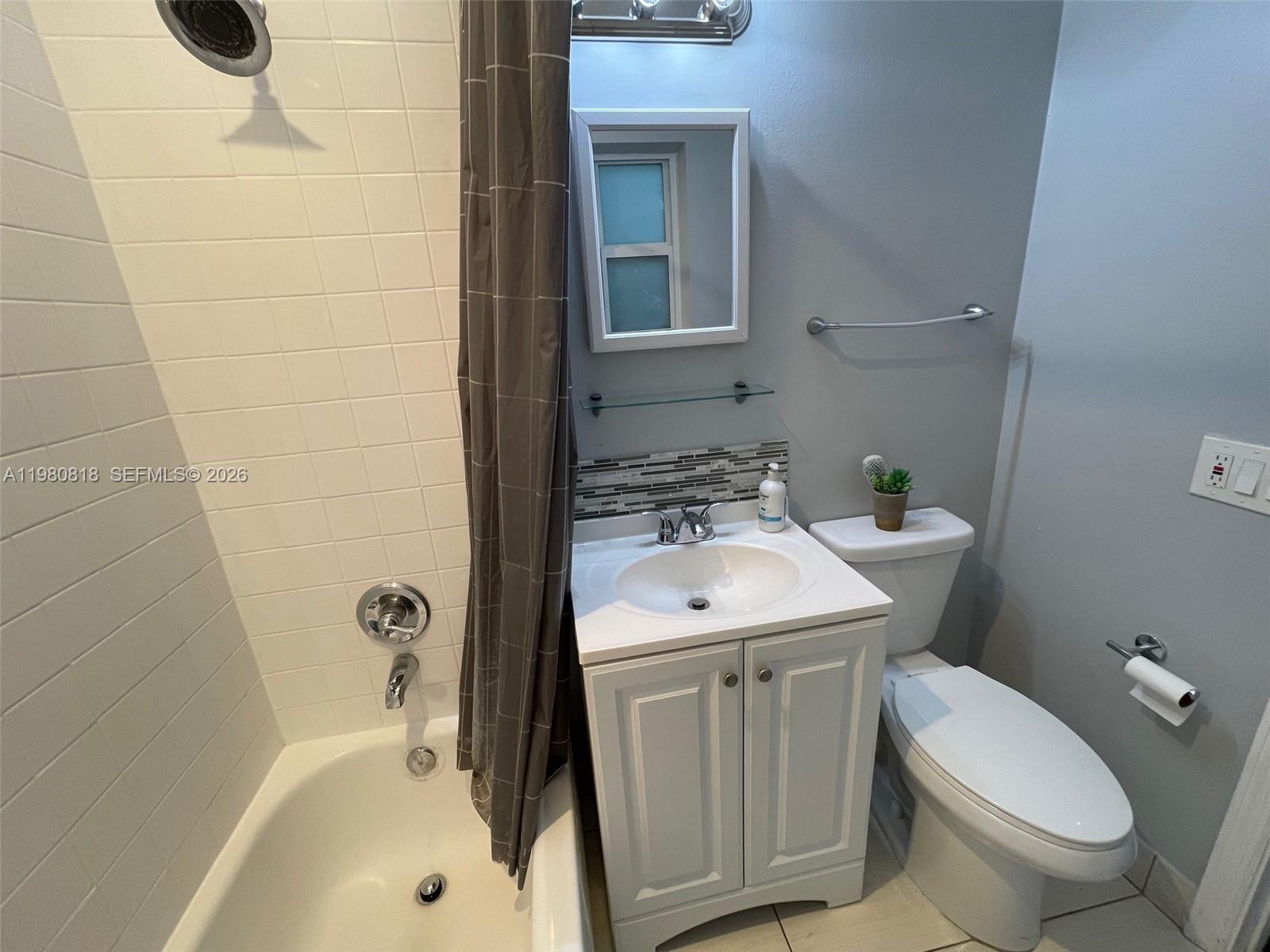 305 NE 15th Ave #REAR Fort Lauderdale, FL 33301