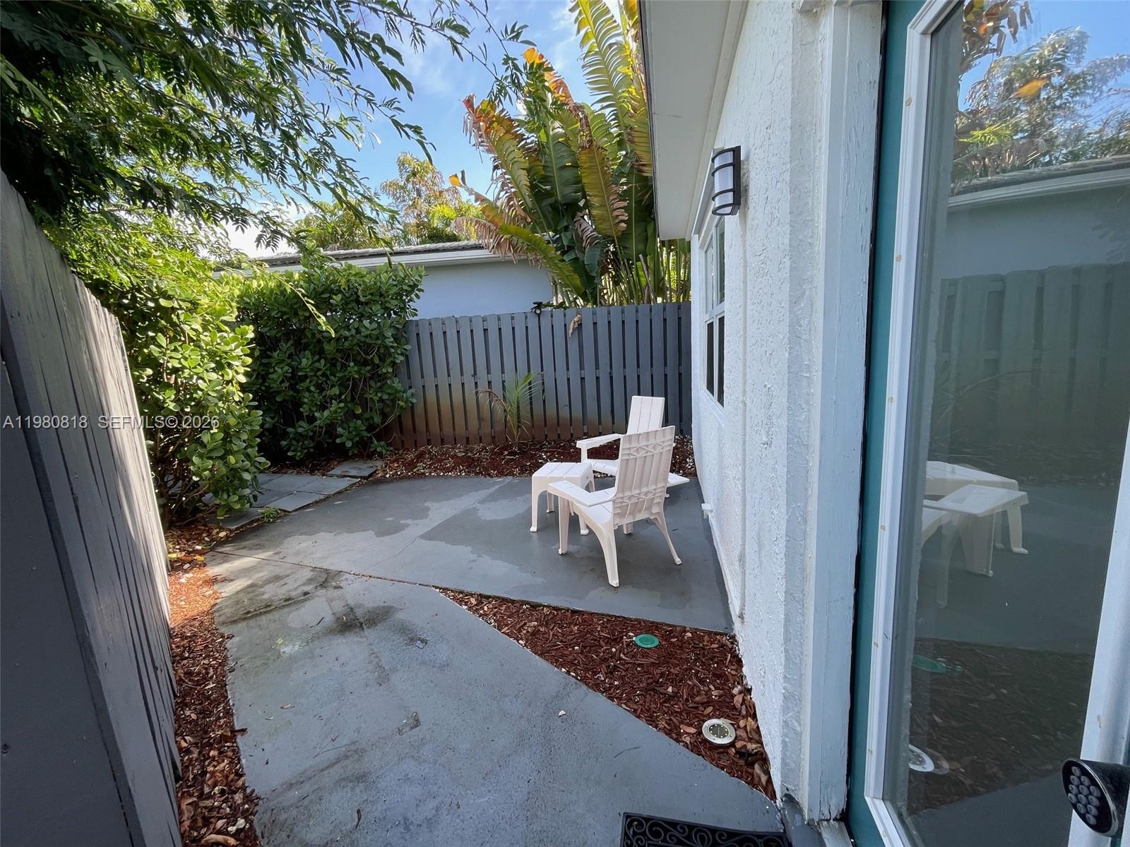 305 NE 15th Ave #REAR Fort Lauderdale, FL 33301