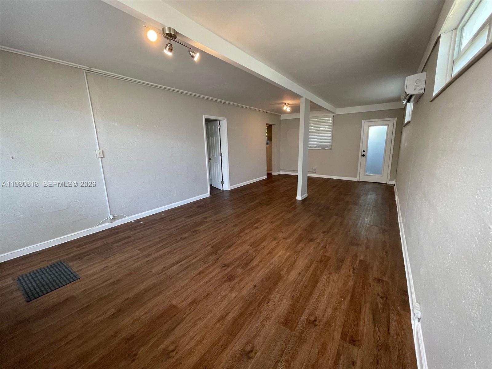 305 NE 15th Ave #REAR Fort Lauderdale, FL 33301